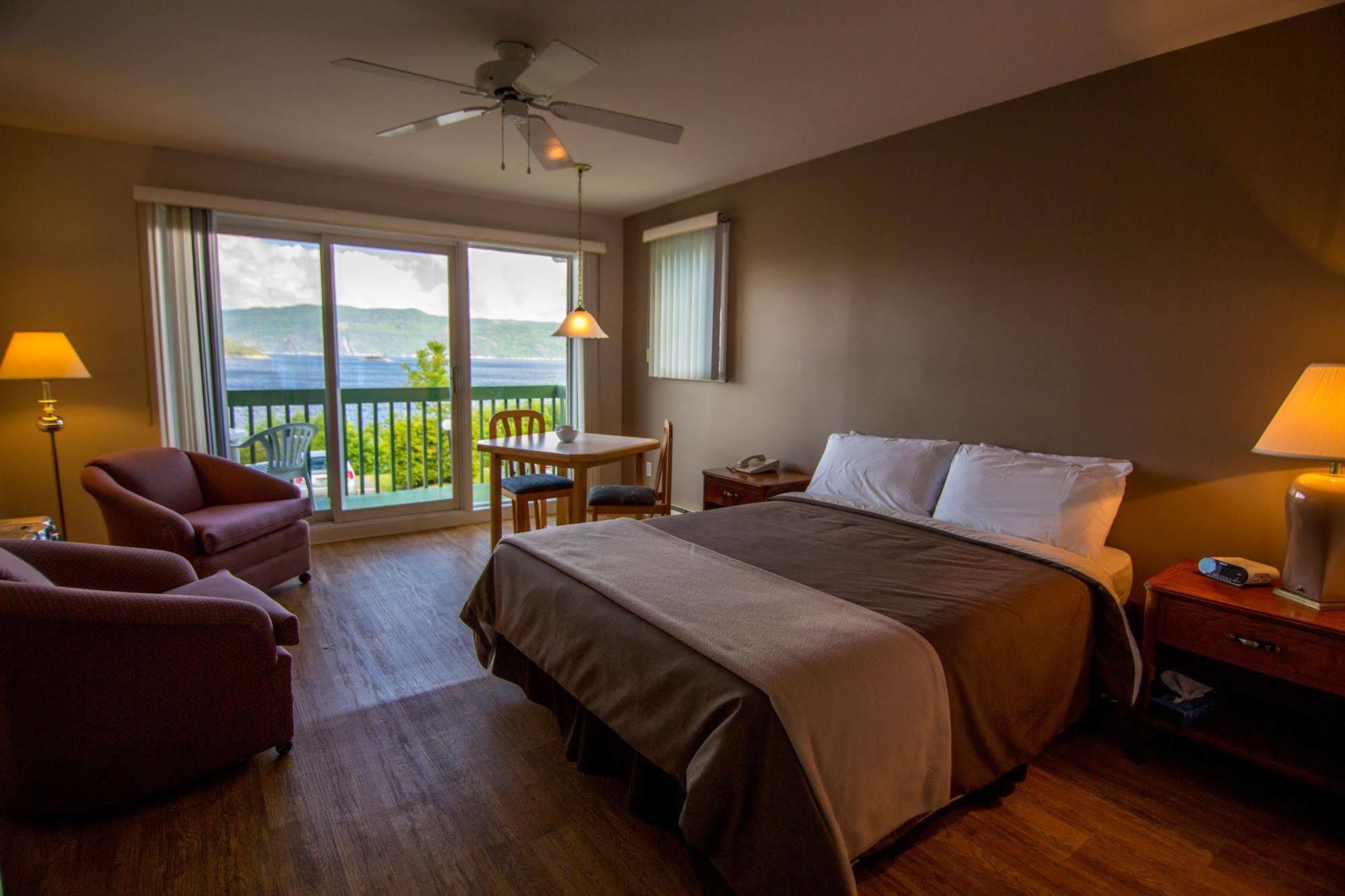 Chalets Condos Sur Le Fjord LʼAnse-Saint-Jean Zewnętrze zdjęcie
